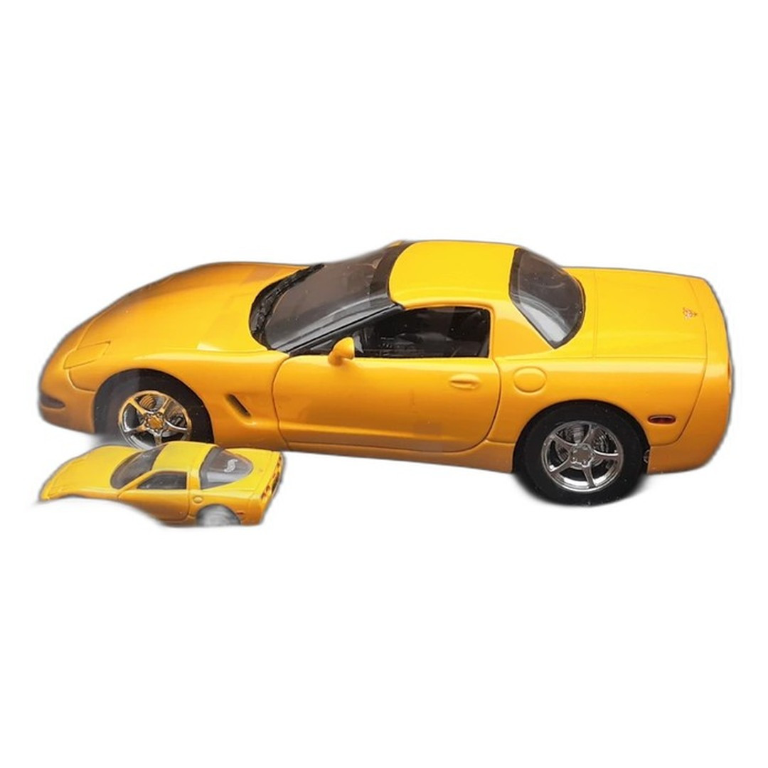 C5 Corvette (1:18) & 1997 Coupe (1:64) Set