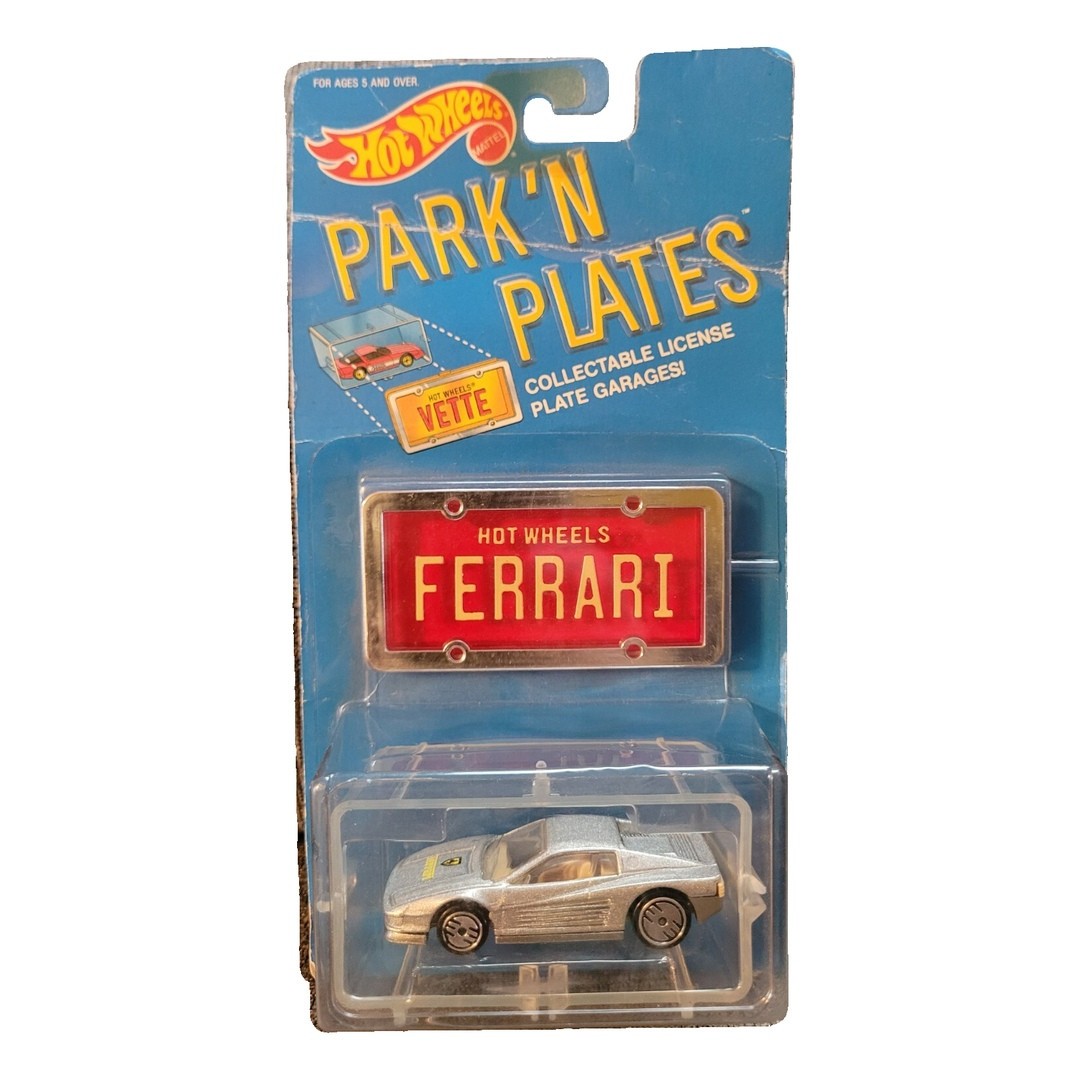 Ferrari Testarossa (Metalflake Silver, White and Tan Interior, Ultra Hots)