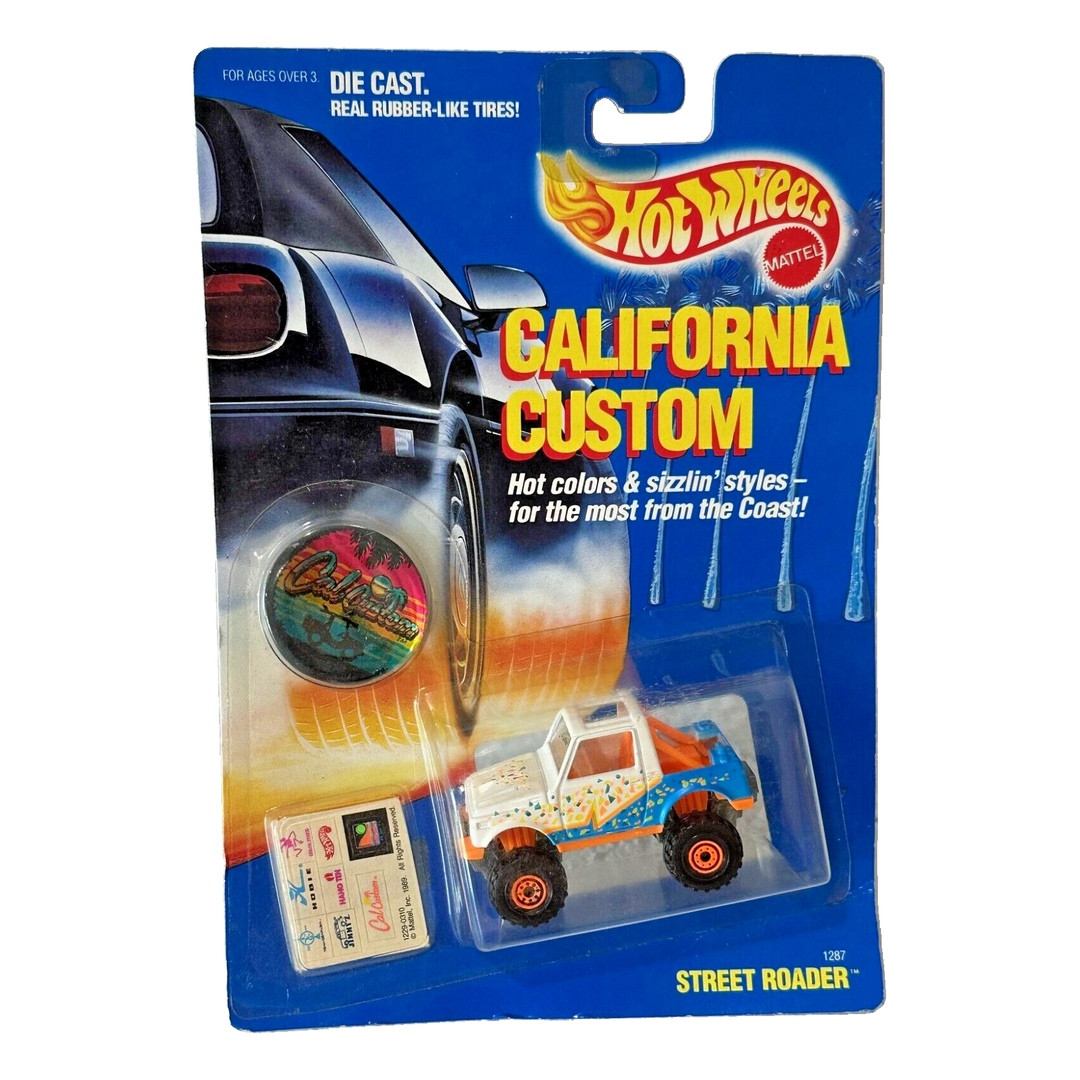 Street Roader (White and Light Blue, Orange Interior, Orange Wheels)