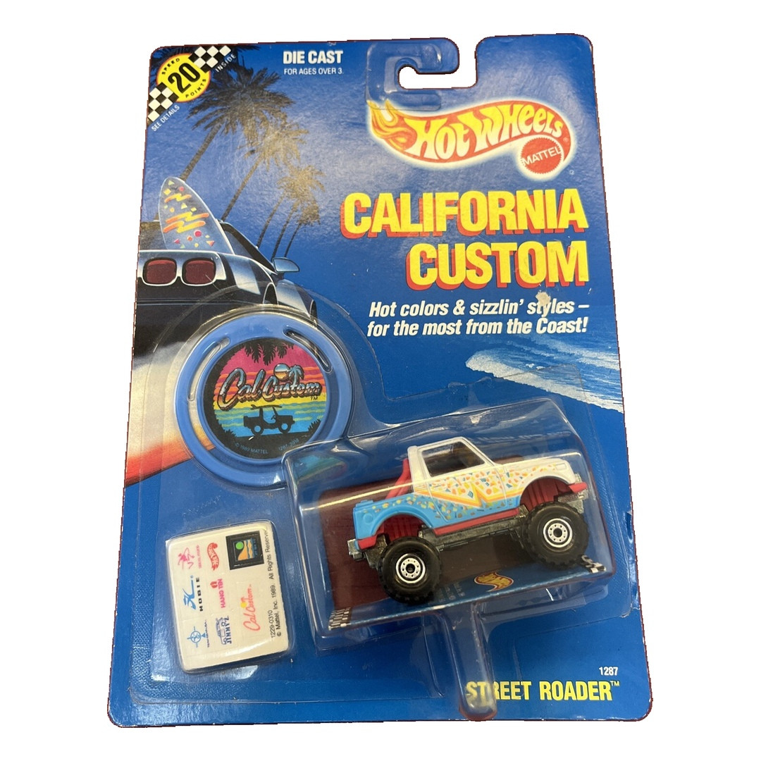 Street Roader (White and Light Blue, Red Interior, CT Wheels)