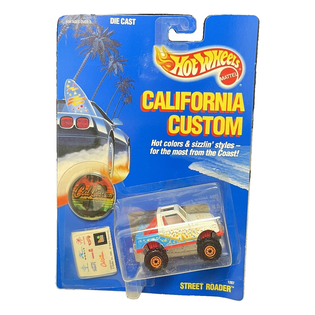 Street Roader (White and Light Blue, Red Interior, Orange Wheels)